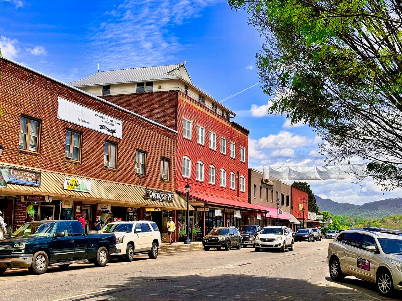 Downtown Franklin, NC — Main Street with mountain views